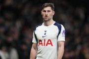 Ben Davies extends contract with Tottenham