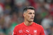 Xhaka to stay at Sunderland despite Chelsea's interest