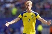 Nottingham Forest eye £45m bid for Spurs' Bergvall