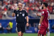 Anthony Taylor tritt sofort als Schiedsrichter zurück