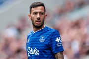 Crystal Palace complete Dwight McNeil and Brennan Johnson swap