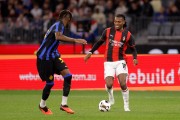 Aston Villa weigh late move for Rafael Leão as Milan signal potential talks on €60m price