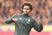 Fiorentina in talks with Manchester United over Joshua Zirkzee loan