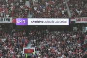 VAR en la Premier: Pro Ref castiga a dos árbitros